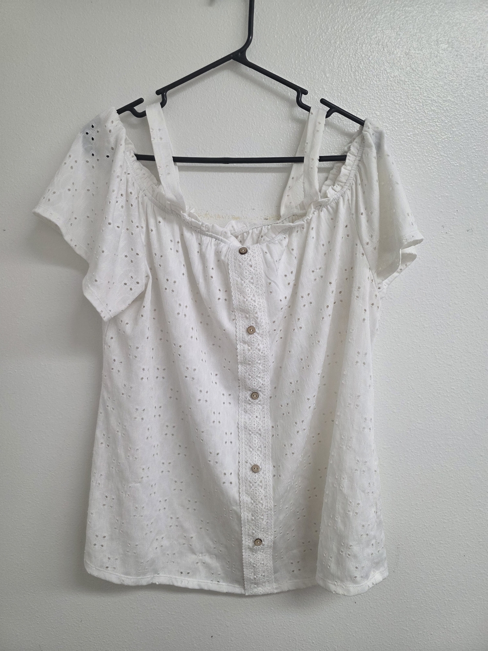 NAIF White Eyelet Button-Front Off-Shoulder Blouse (0719)
